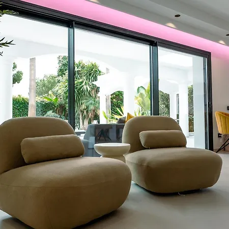 Βίλα Beach-side 5 Bedroom *